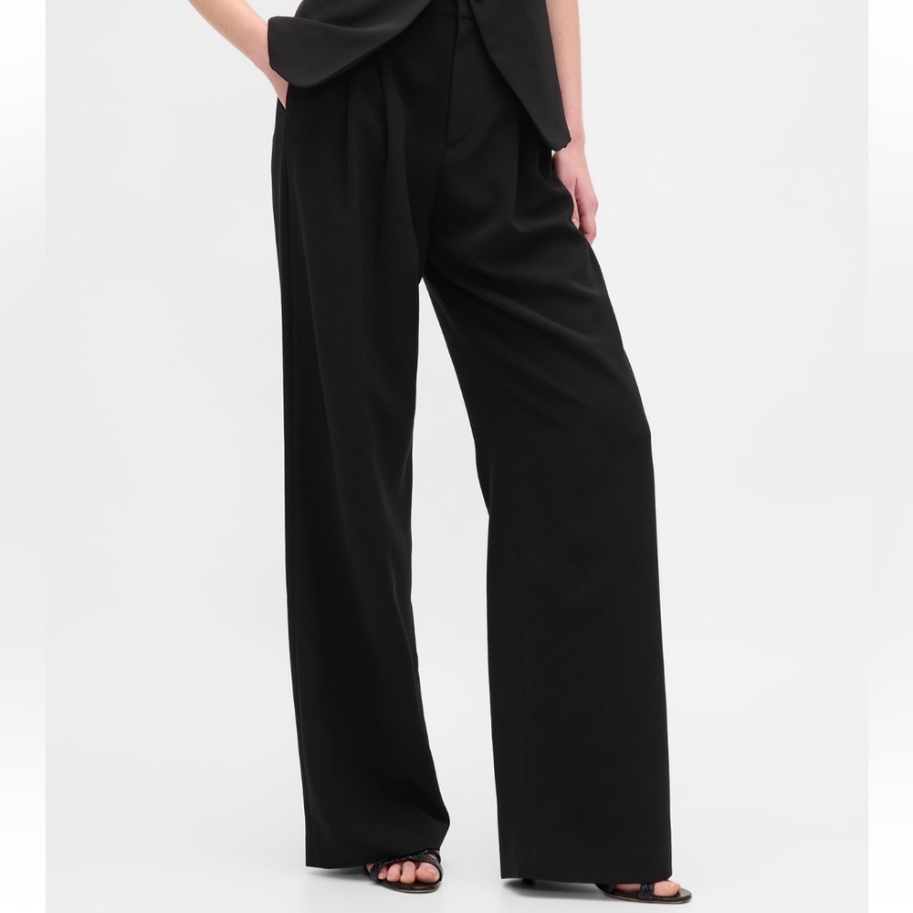 GAP High Rise Pleated Trousers – Black – Size 8